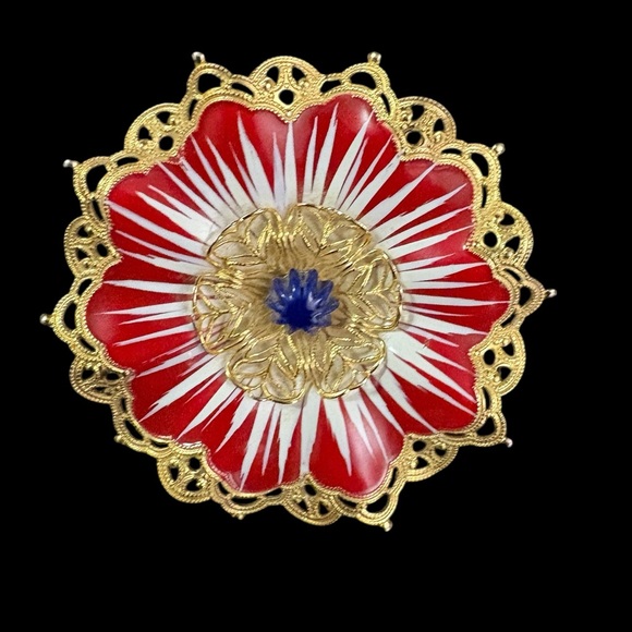 RARE Vintage Gold Floral Enamel Filigree Brooch - Red & White with Navy Center - Picture 5 of 7